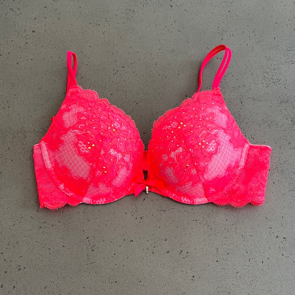 Victoria's Secret Very Sexy Plunge Lace Bra 34C